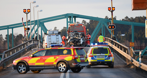 Vid den här bron dog de unga männen. Foto: Fredrik Sandberg/TT